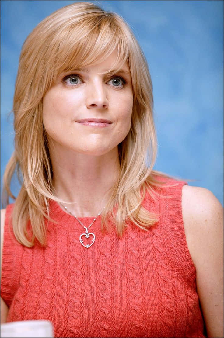 Gorgeous Courtney Thorne Smith Radiating Elegance and Charm Wallpaper