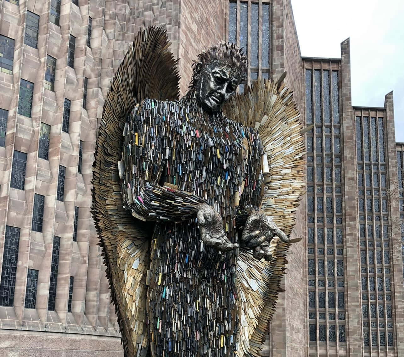 Coventry Knife Angel Sculpture Wallpaper