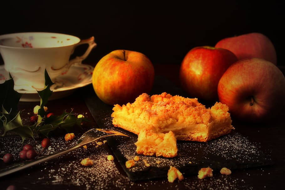 Cozy Autumn Apple Streusel Cake Picture