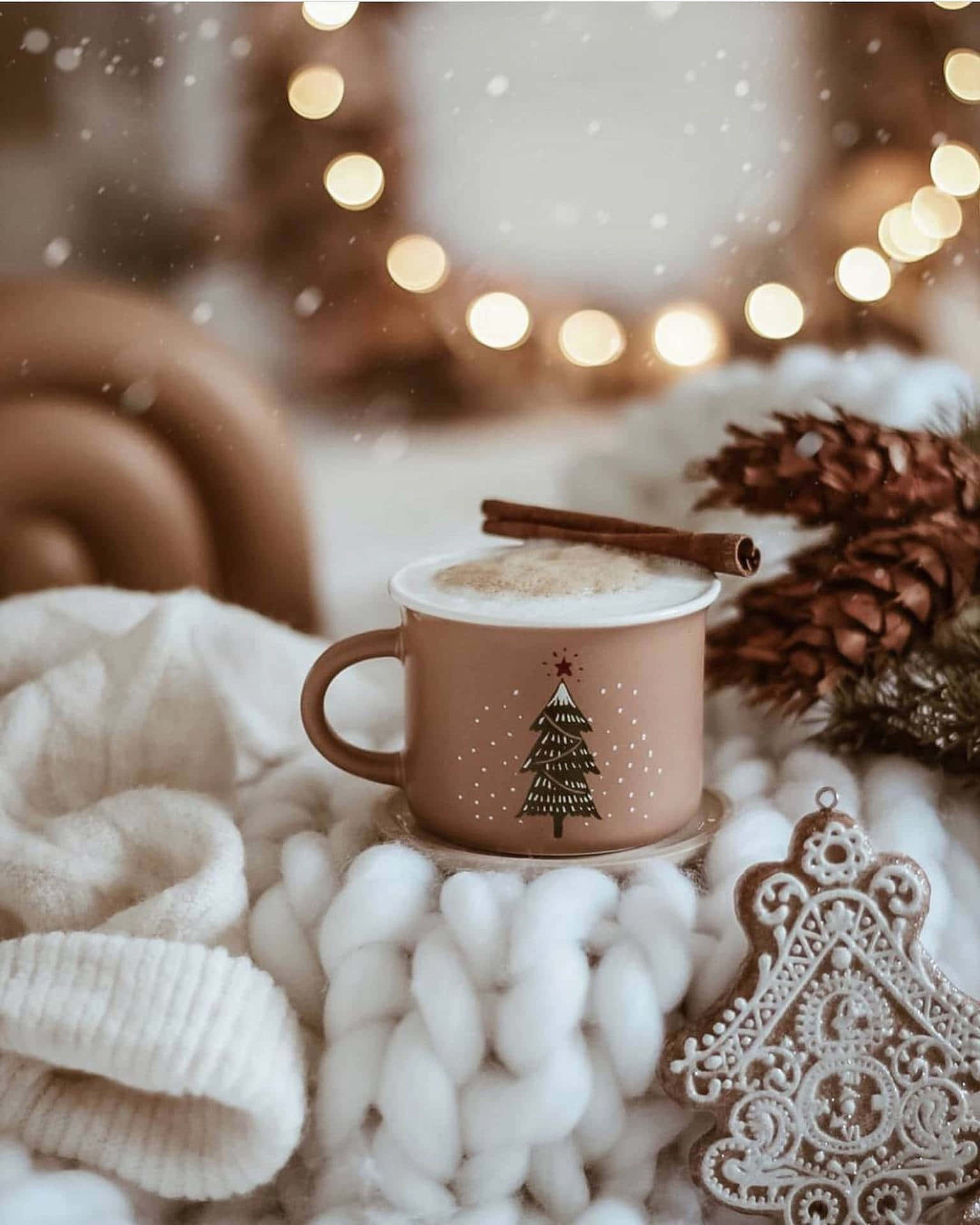 Einekaffeetasse Mit Einem Weihnachtsbaum Darauf Wallpaper