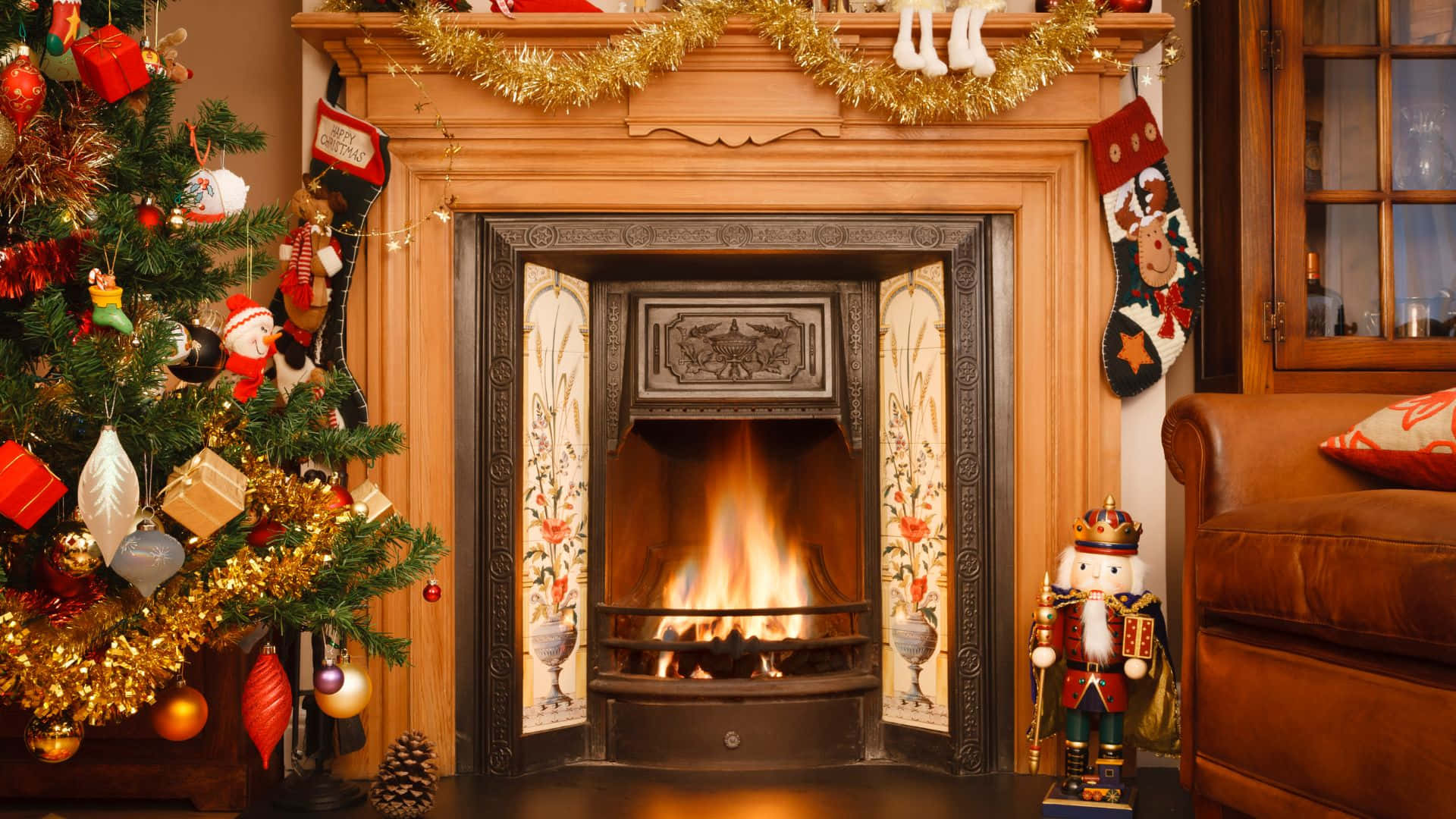 Download Cozy Christmas Fireplace Decorations Wallpaper 