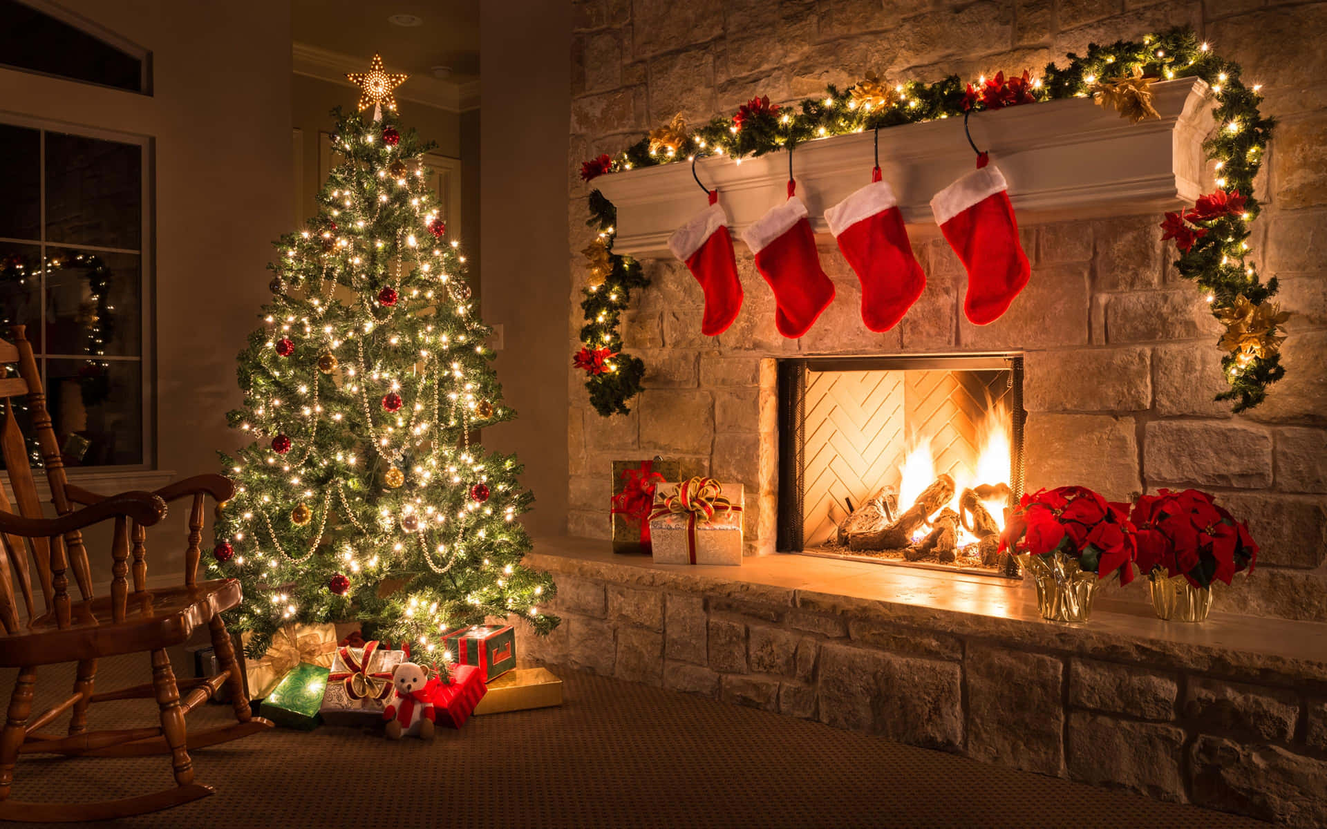 Cheminée Et Sapin De Noël Douillets Fond d'écran