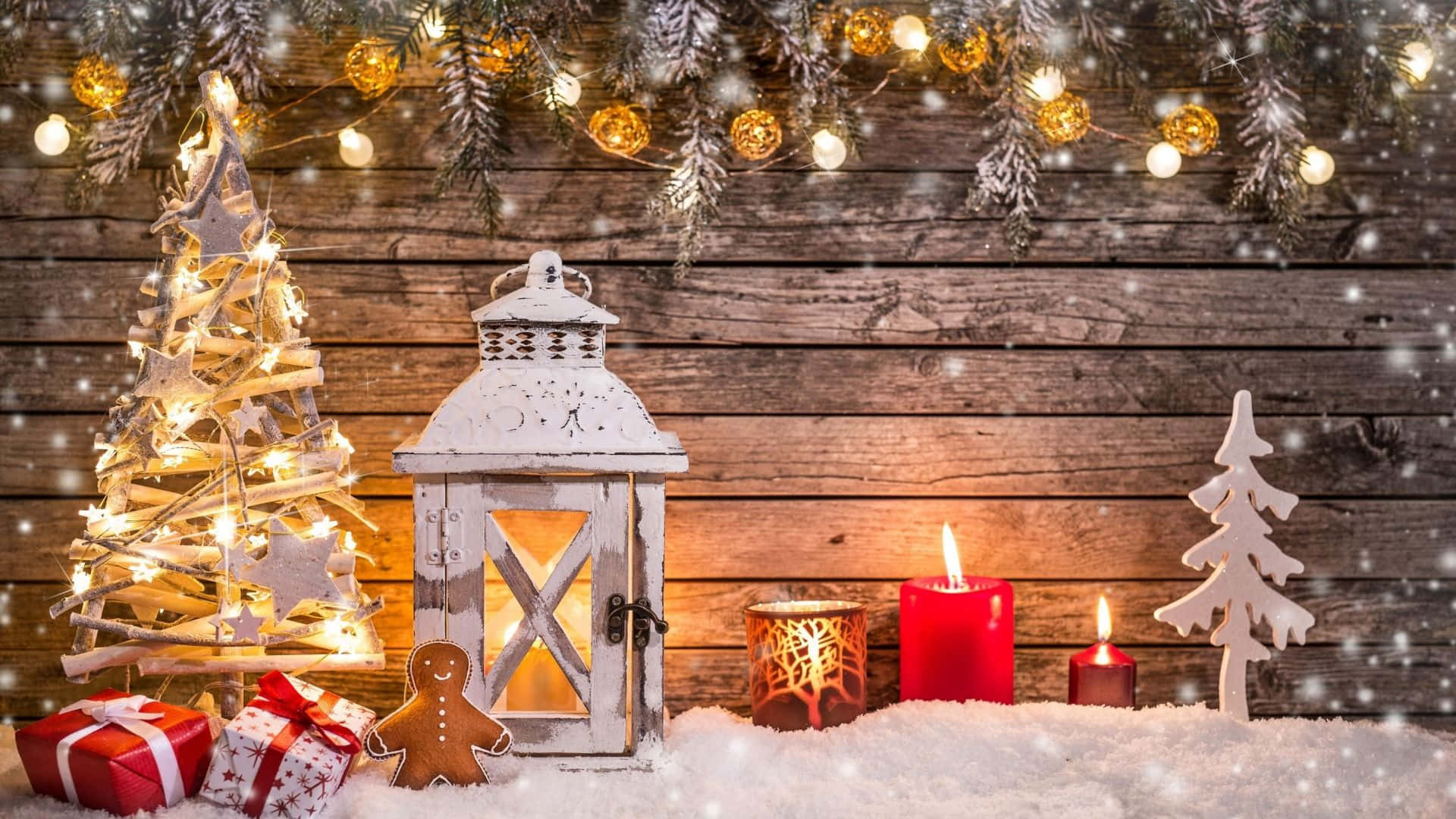 Jul Lanterner Og Stearinlys På Et Træ Baggrund Wallpaper