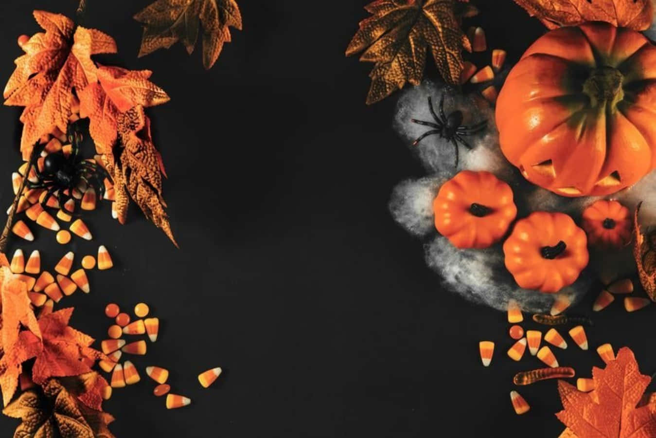 Gemütlicherherbst-desktop - Hüllen Sie Sich In Die Wärme Und Schönheit Des Herbstes Ein Wallpaper