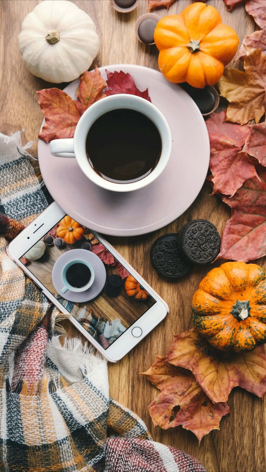 Gemütlichermorgenkaffee Herbstästhetik Wallpaper