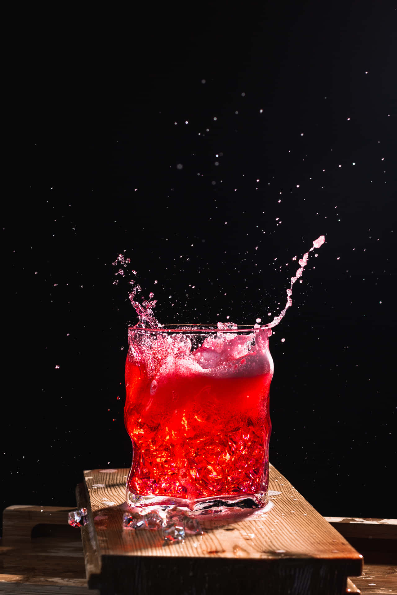 Cranberryjuice Cocktail In Splash (cocktail Di Succo Di Mirtillo Con Schizzi) Sfondo