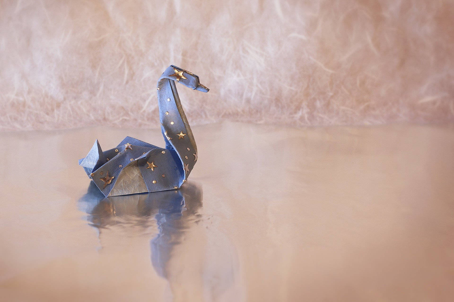 Creative Blue Swan Origami Picture