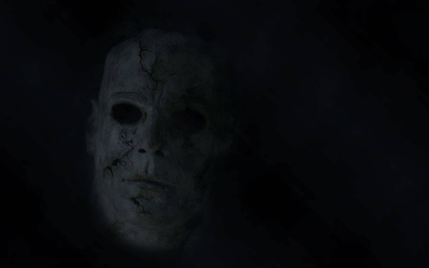 The Iconic Horror Mask of Michael Myers Wallpaper