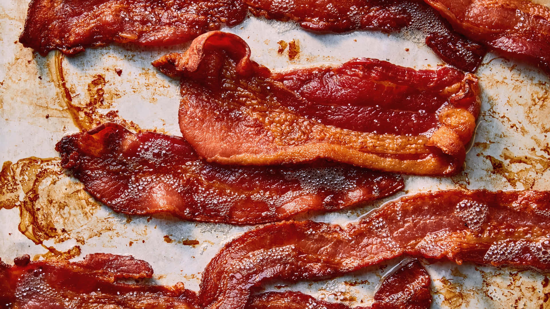 Bacon Renyah Yang Dimasak Di Piring Wallpaper