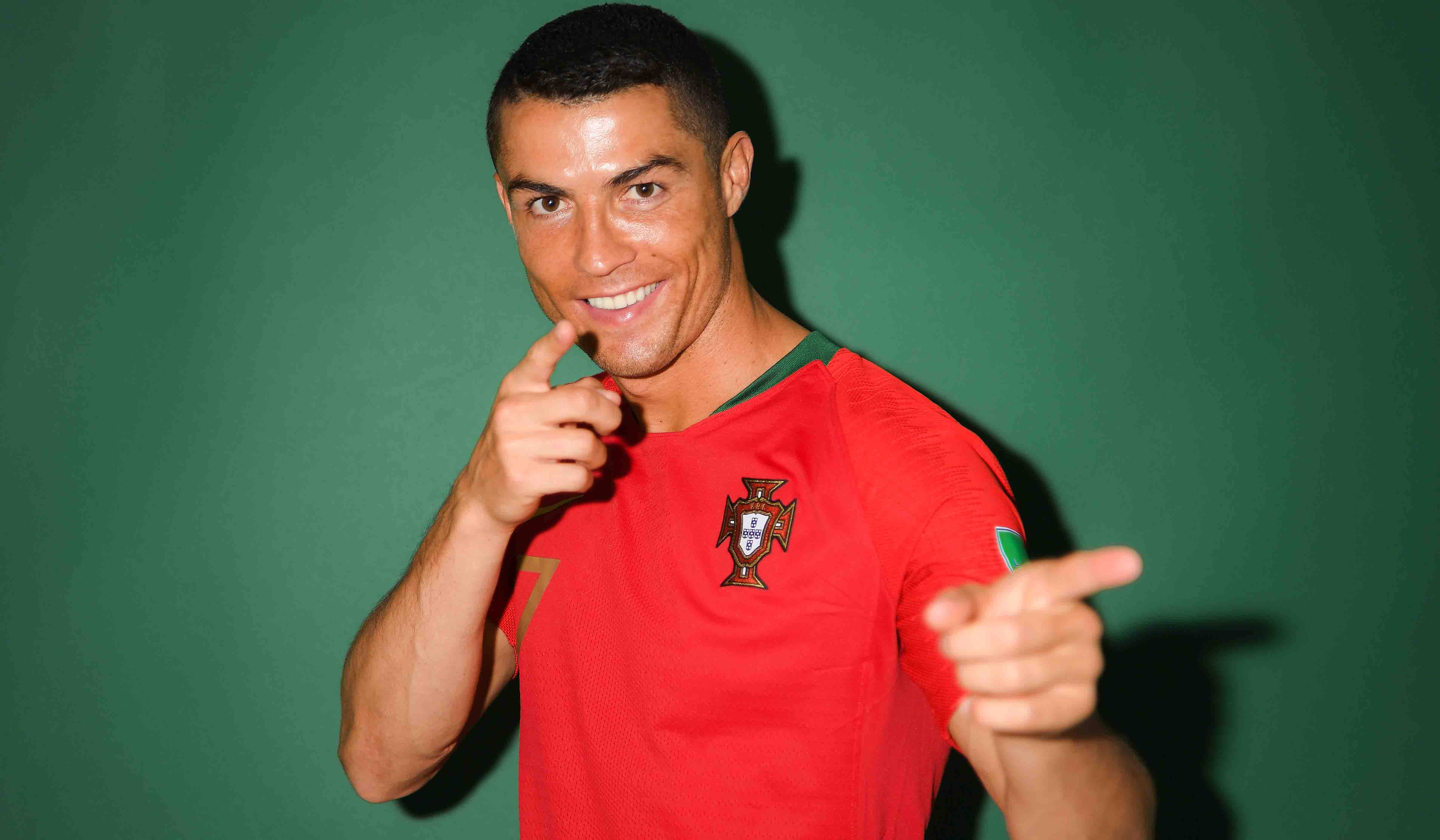 Cristiano Ronaldo Cool 2018 Fifa Portugal Team Portrait Picture