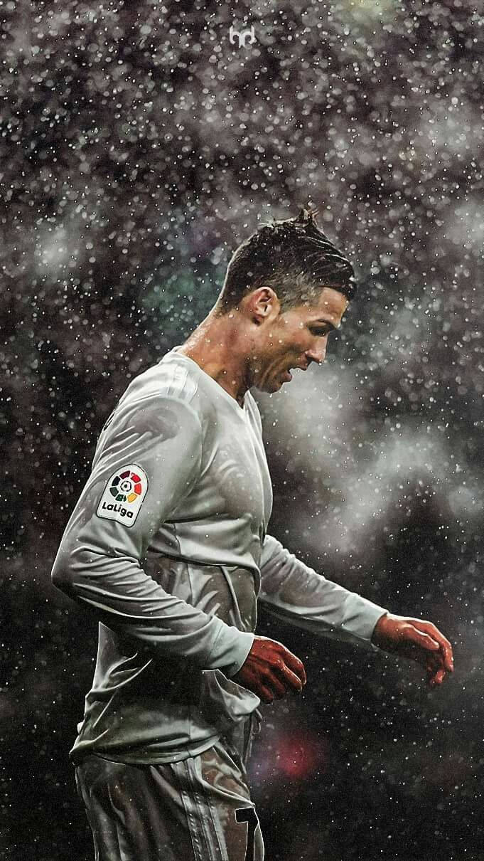 Cristiano Ronaldo Getting Soaked in the Rain Wallpaper