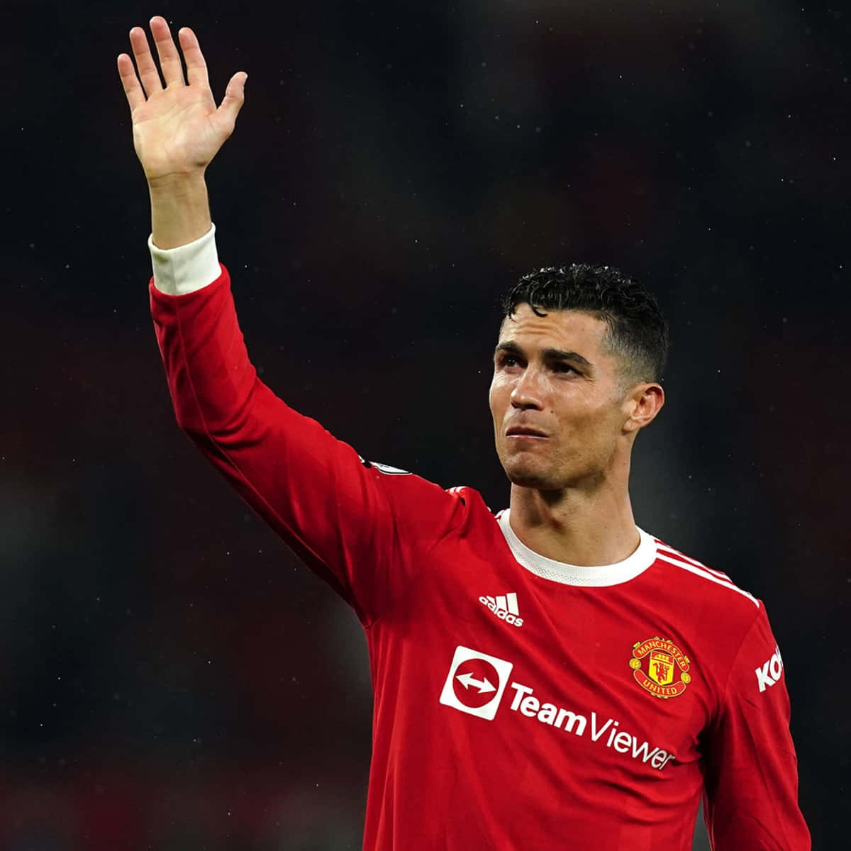 Fotbollsstjärnancristiano Ronaldo Firar Efter Att Ha Gjort Mål.