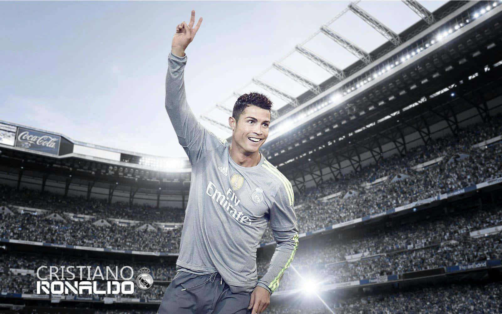 Cristiano Ronaldo tager et magtfuldt skud på mål. Wallpaper