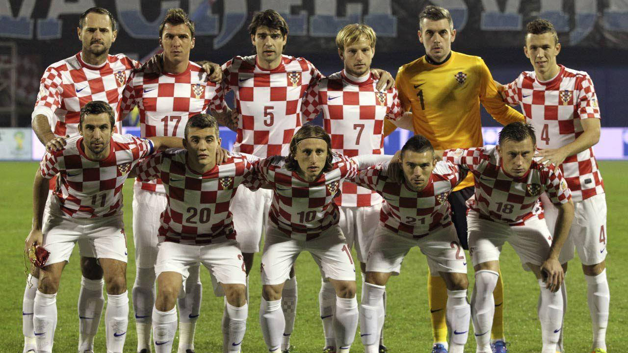 "croatian National Football Team Celebrating Victory" Wallpaper