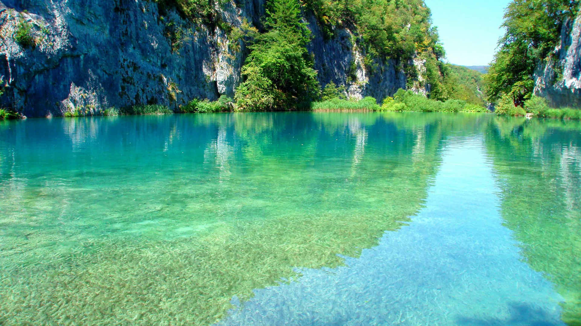 Lagode Croacia Con Agua Verde Marino. Fondo de pantalla