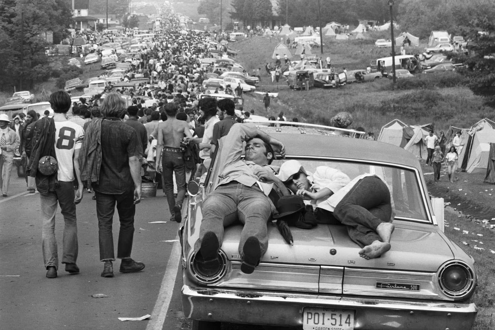 "crowd Embracing Peace And Music At Woodstock"