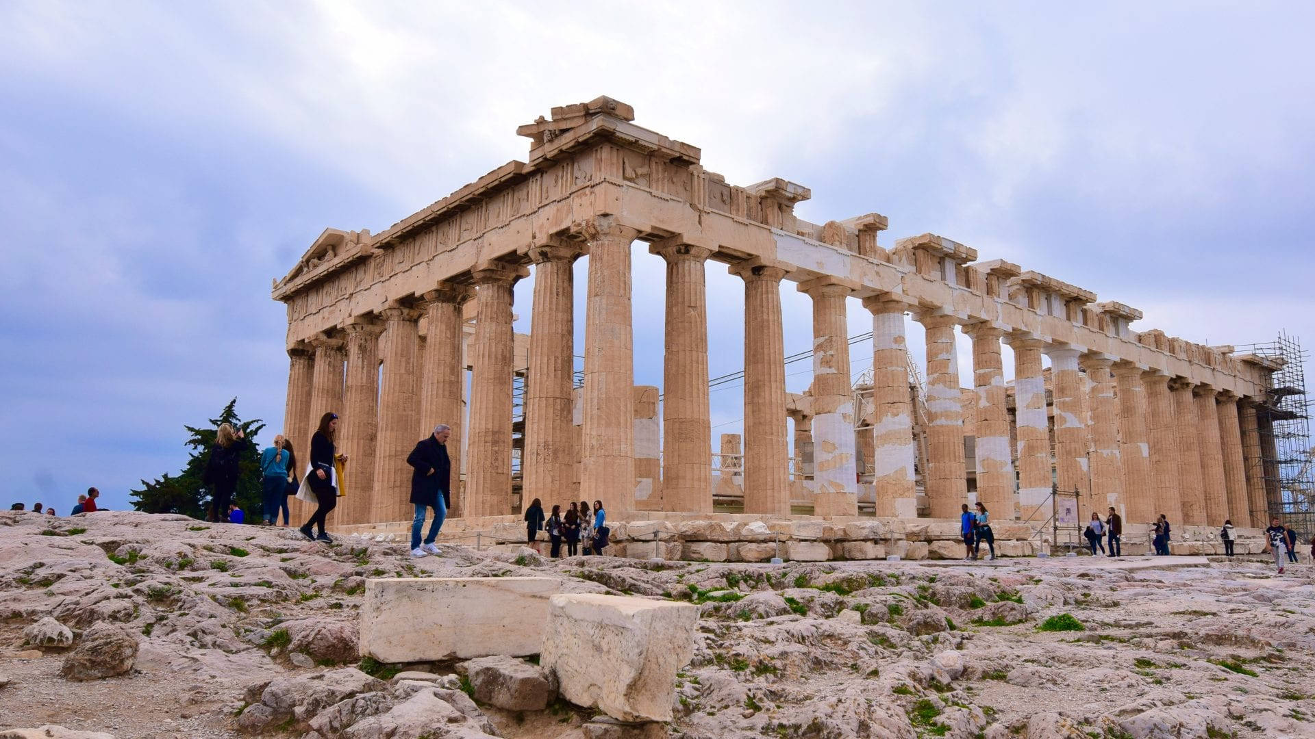 Ruinasdel Partenón De Atenas Abarrotadas. Fondo de pantalla