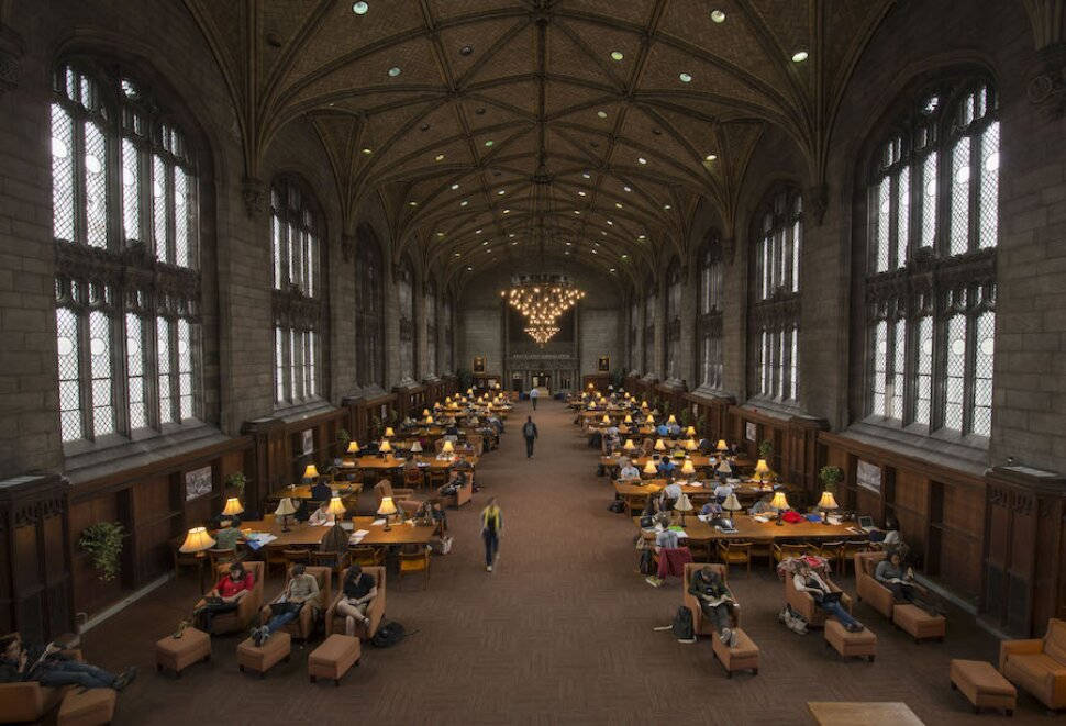 Crowded University Of Chicago Wallpaper