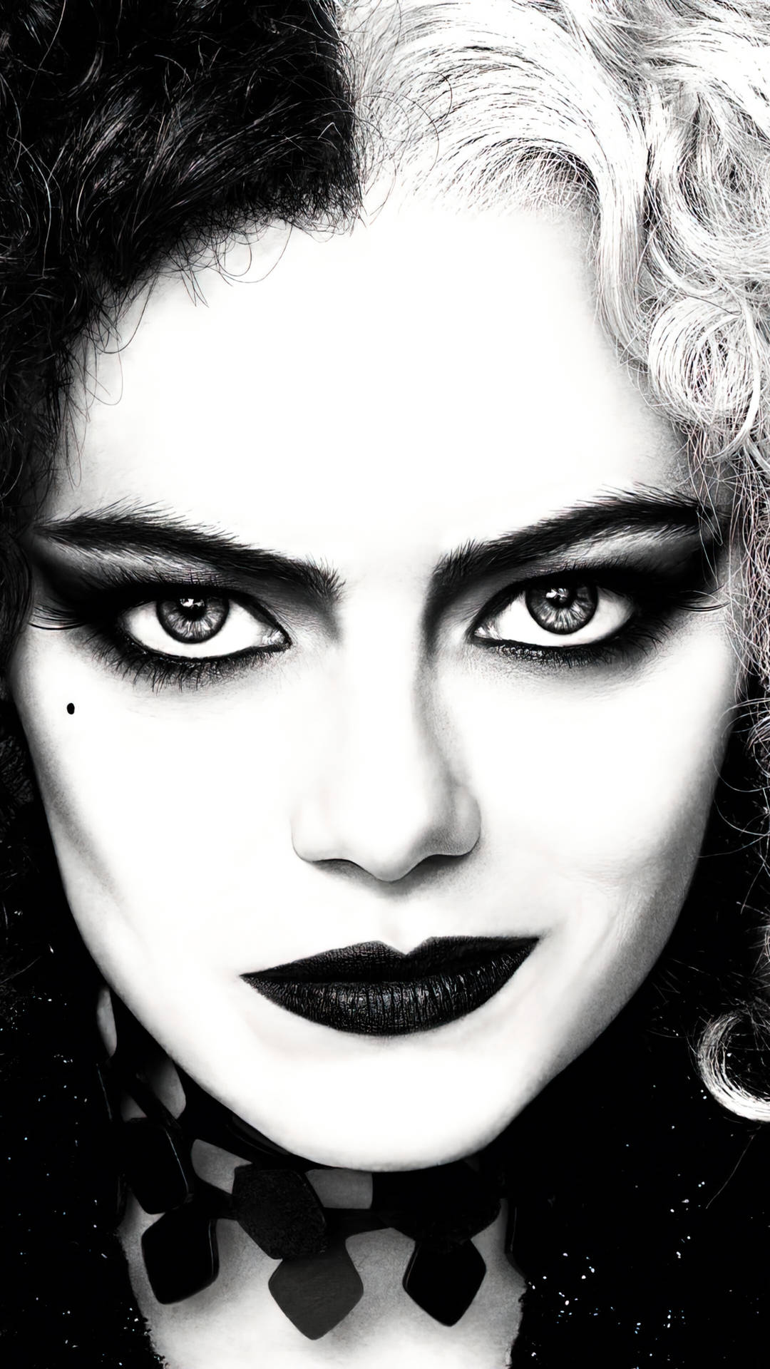 Cruella Black And White Close-Up Wallpaper