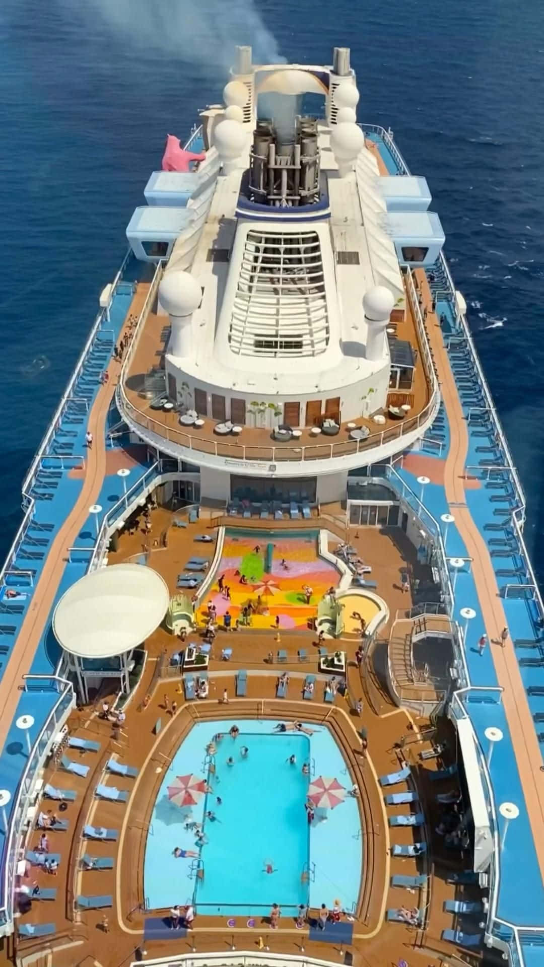 Imagende Vista Superior De Un Barco De Crucero.