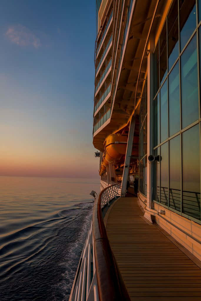 Aesthetic Cruise Ship Sunset View Picture
