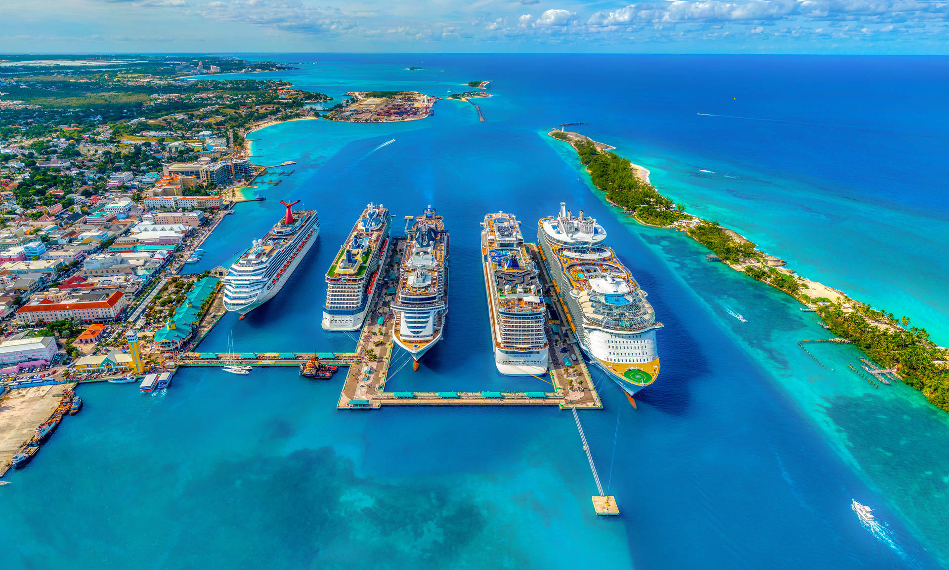 Cruise Ship Bahamas Port Wallpaper