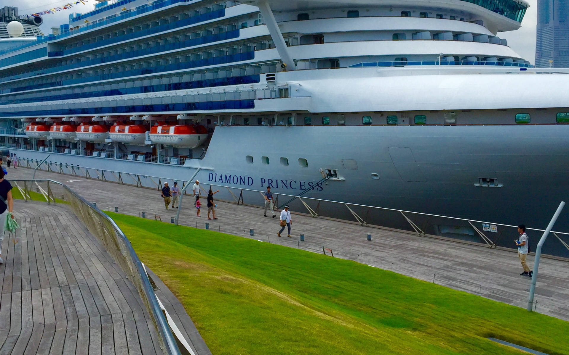 Cruise Ship In Yokohama Picture