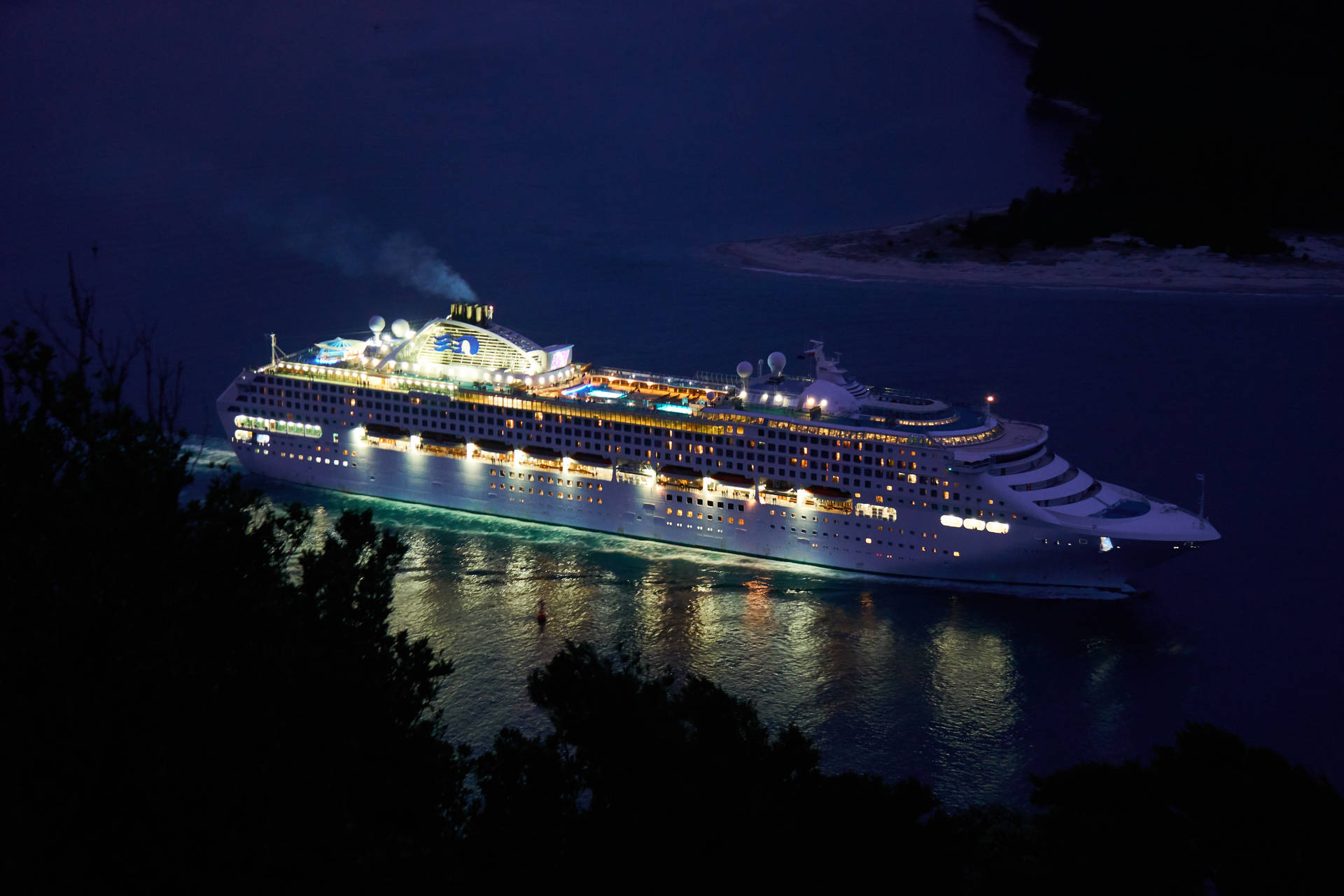 Cruise Ship Night View Wallpaper
