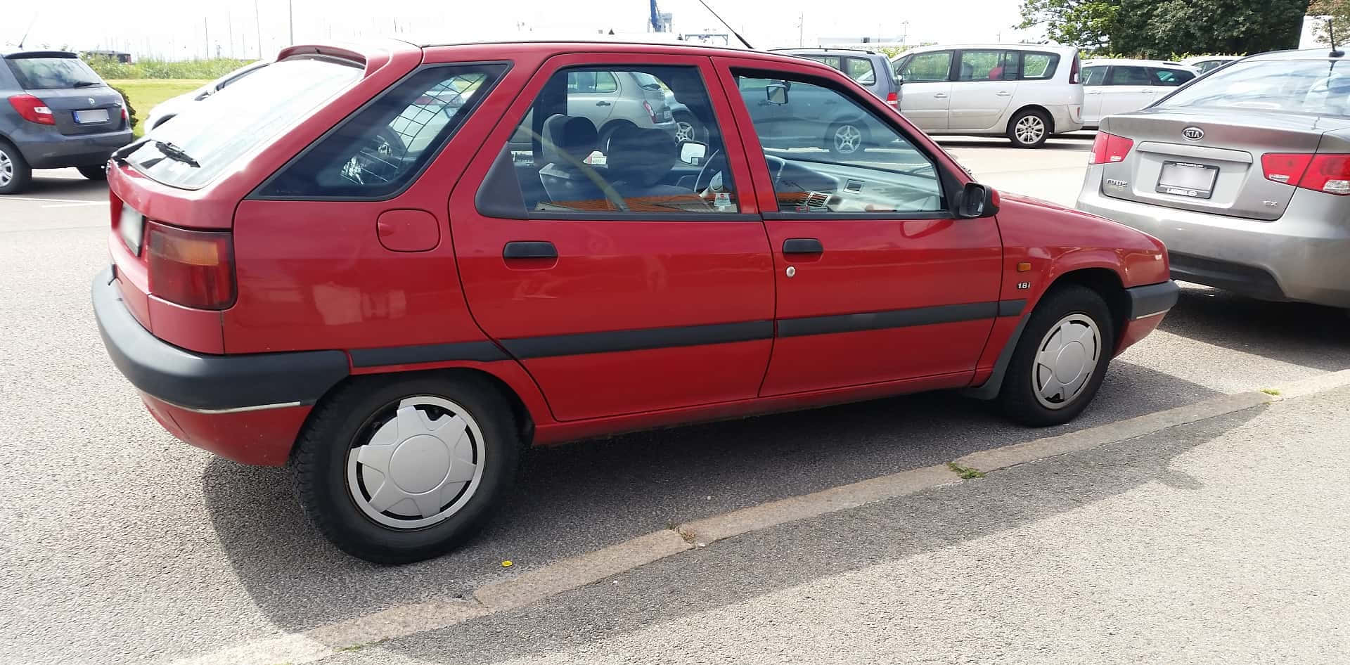 Cruising In Style With The Citroen Zx Wallpaper