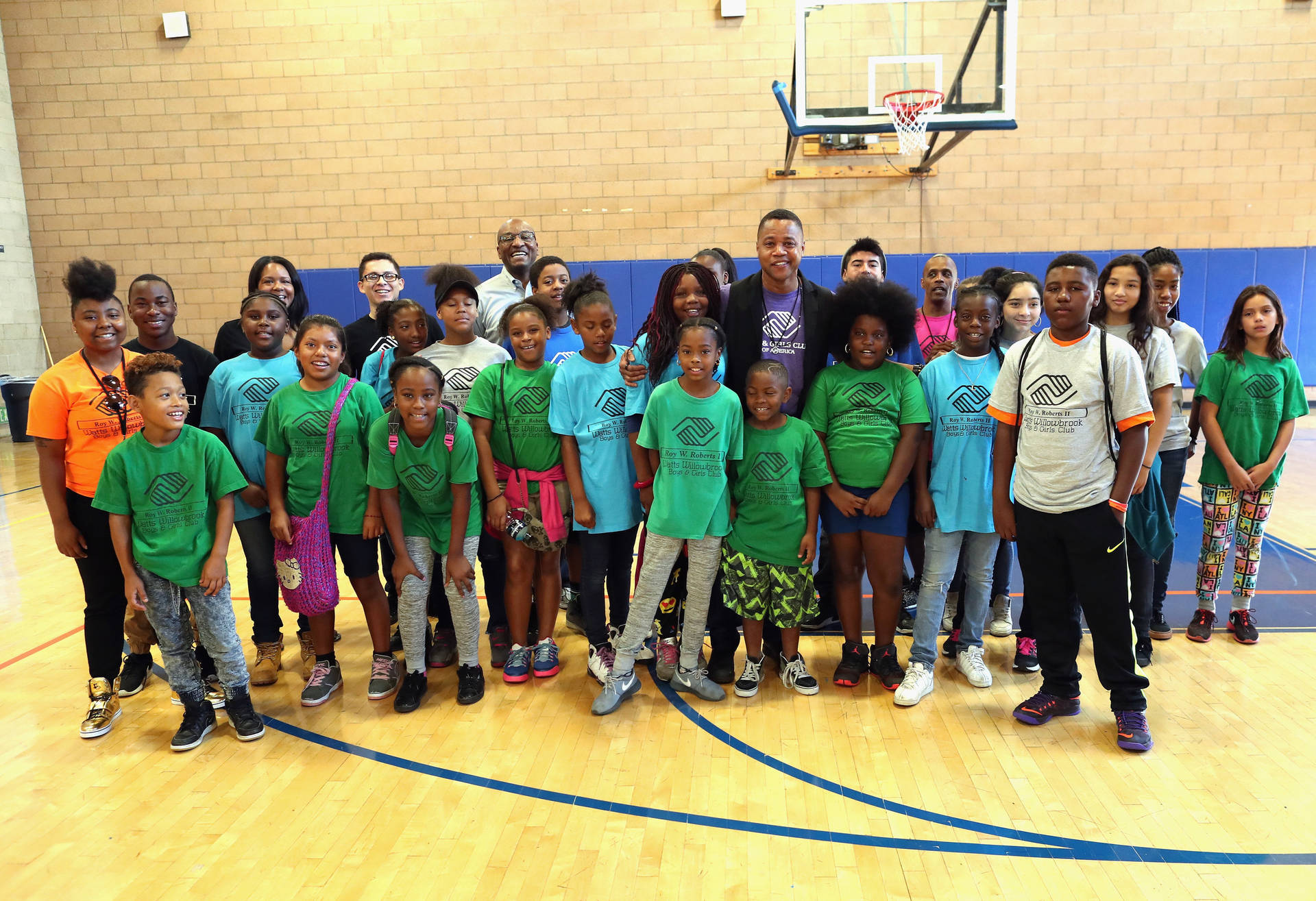 Cuba Gooding Jr. Visits With Youth Wallpaper