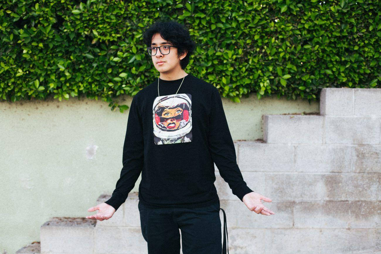 Cuco With An Open Palm Wallpaper