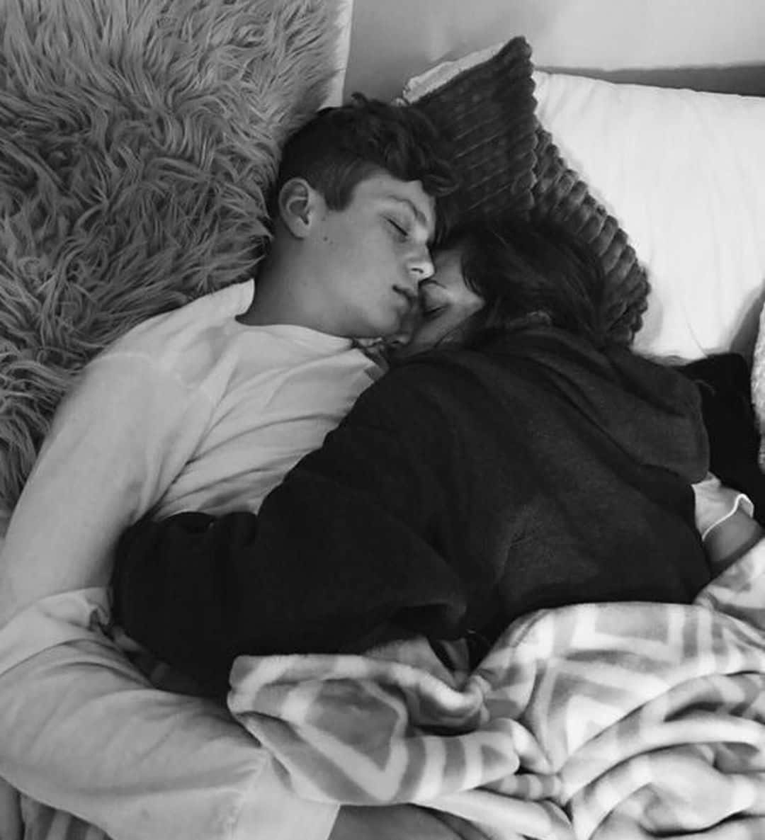 girlfriend and boyfriend cuddling