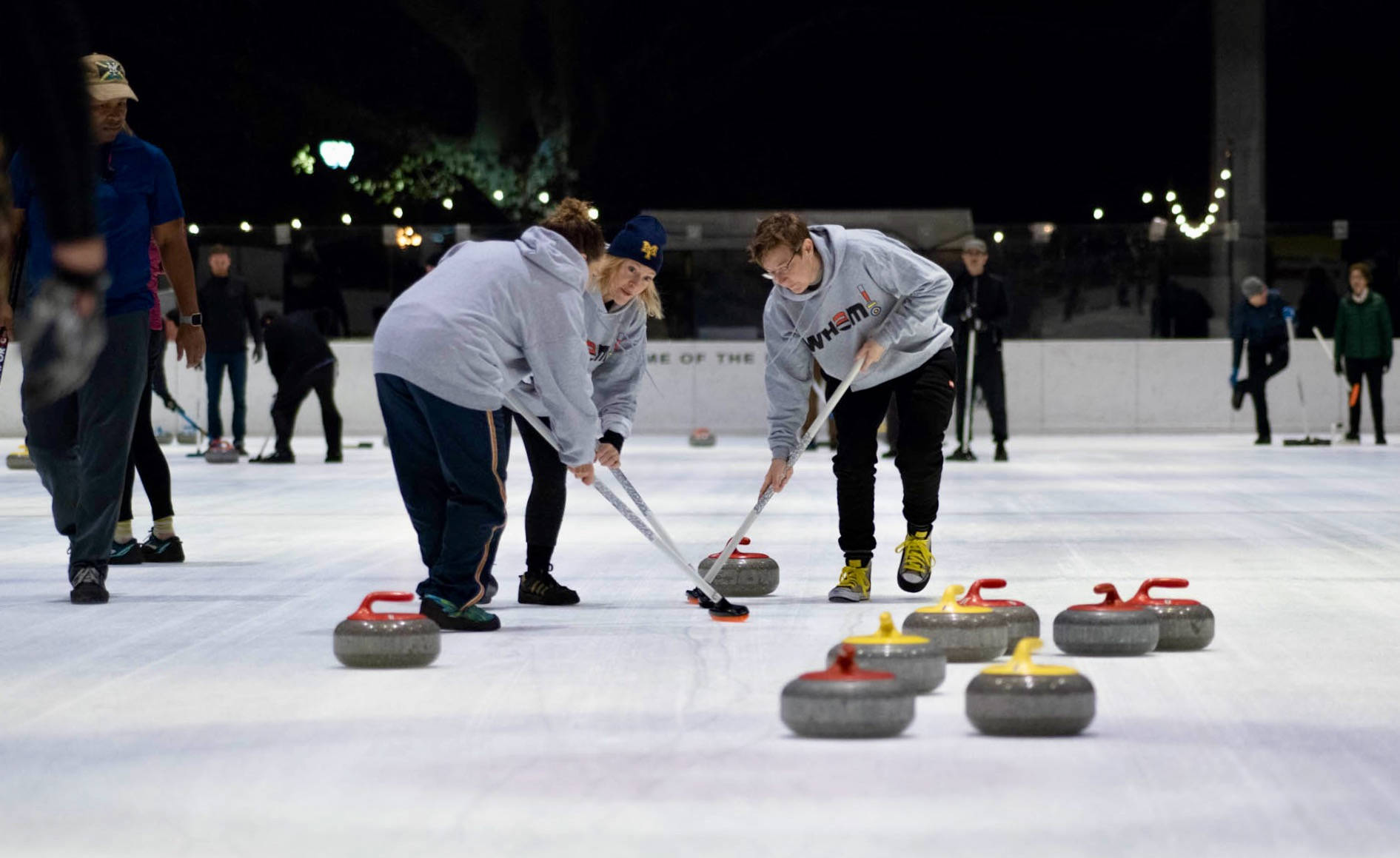 Equipode Curling En Práctica Fondo de pantalla