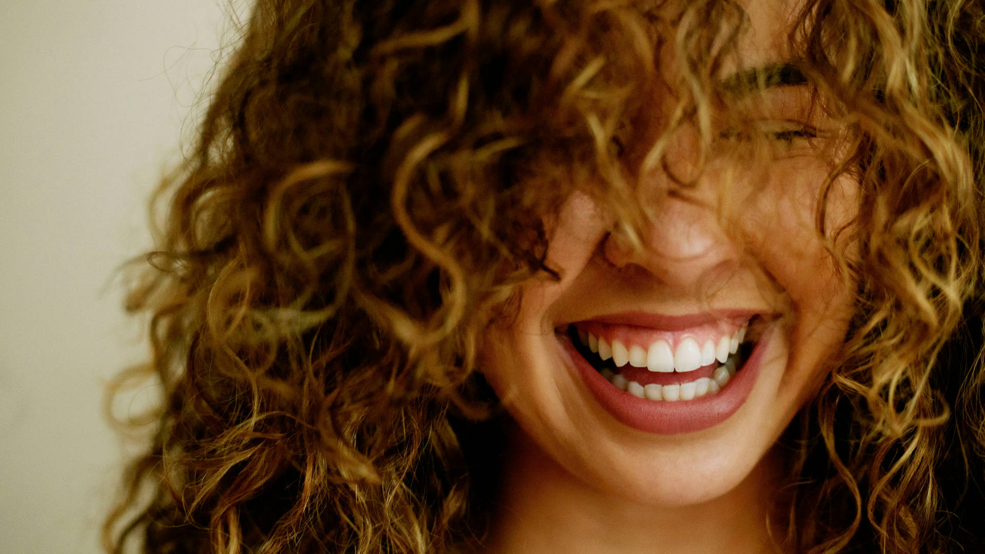 Curly Hair Smile Wallpaper