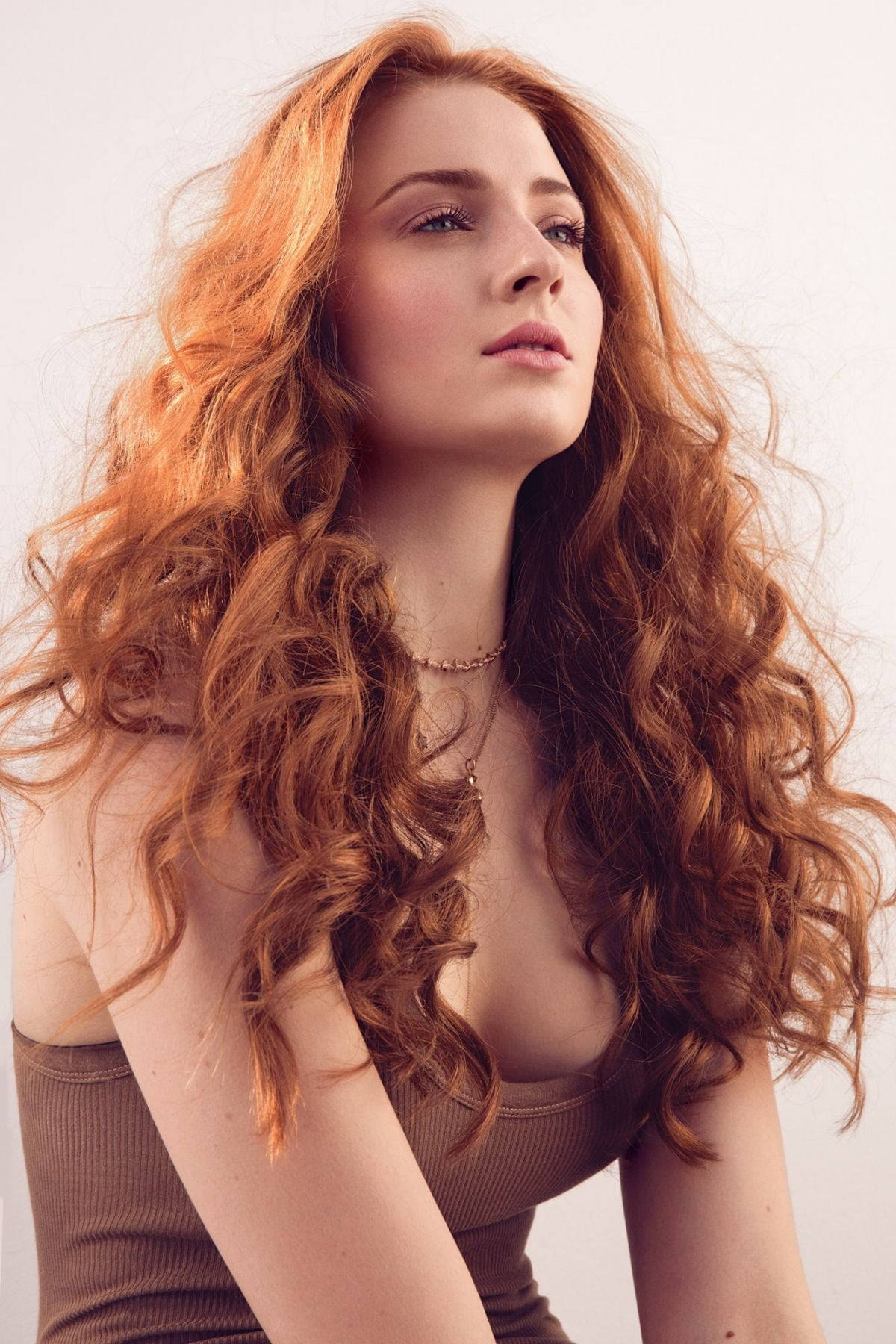 Download Curly Hair Sophie Turner Wallpaper 