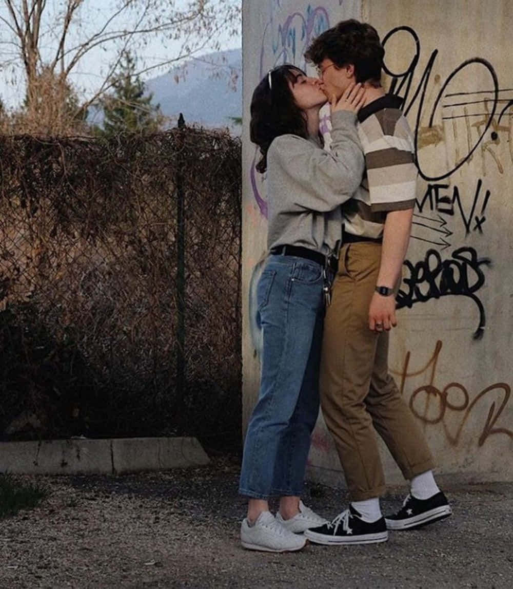 Cute Aesthetic Couple Kissing Outdoor Picture