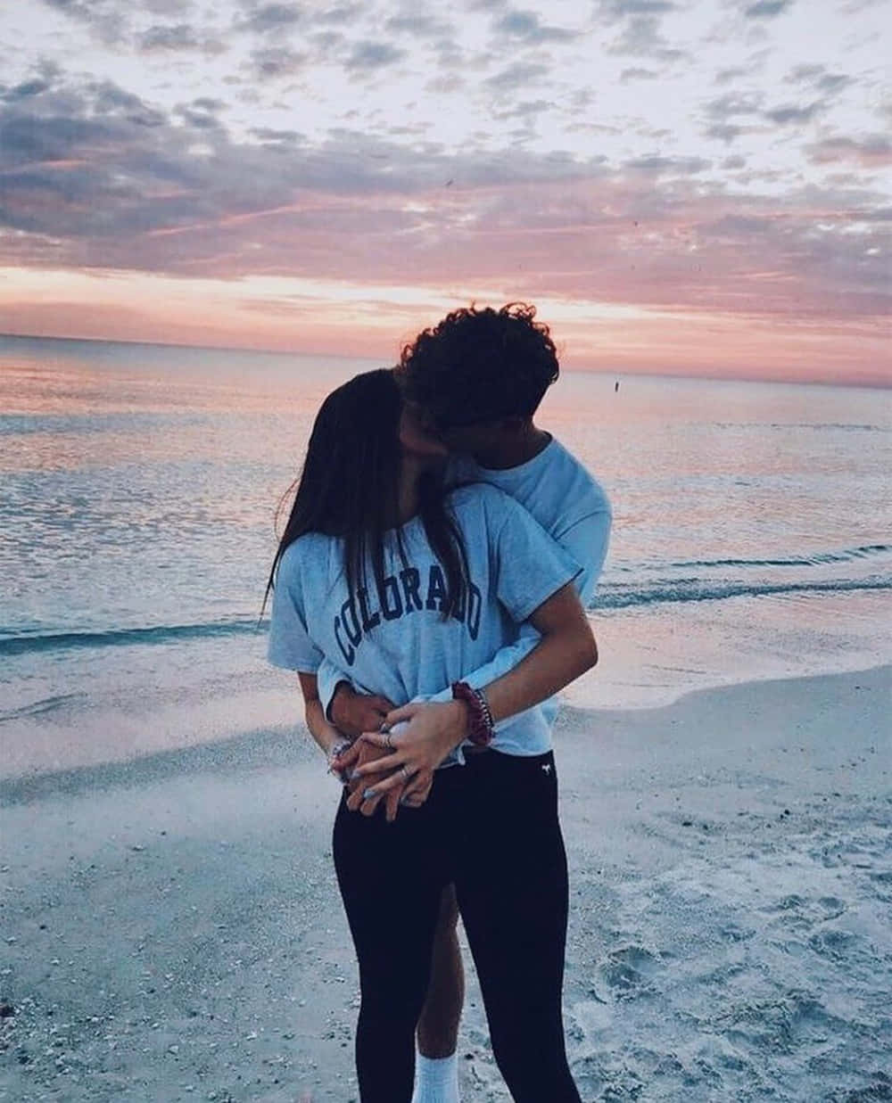 https://wallpapers.com/images/hd/cute-aesthetic-couple-pictures-ygbtl352gqvo0od2.jpg