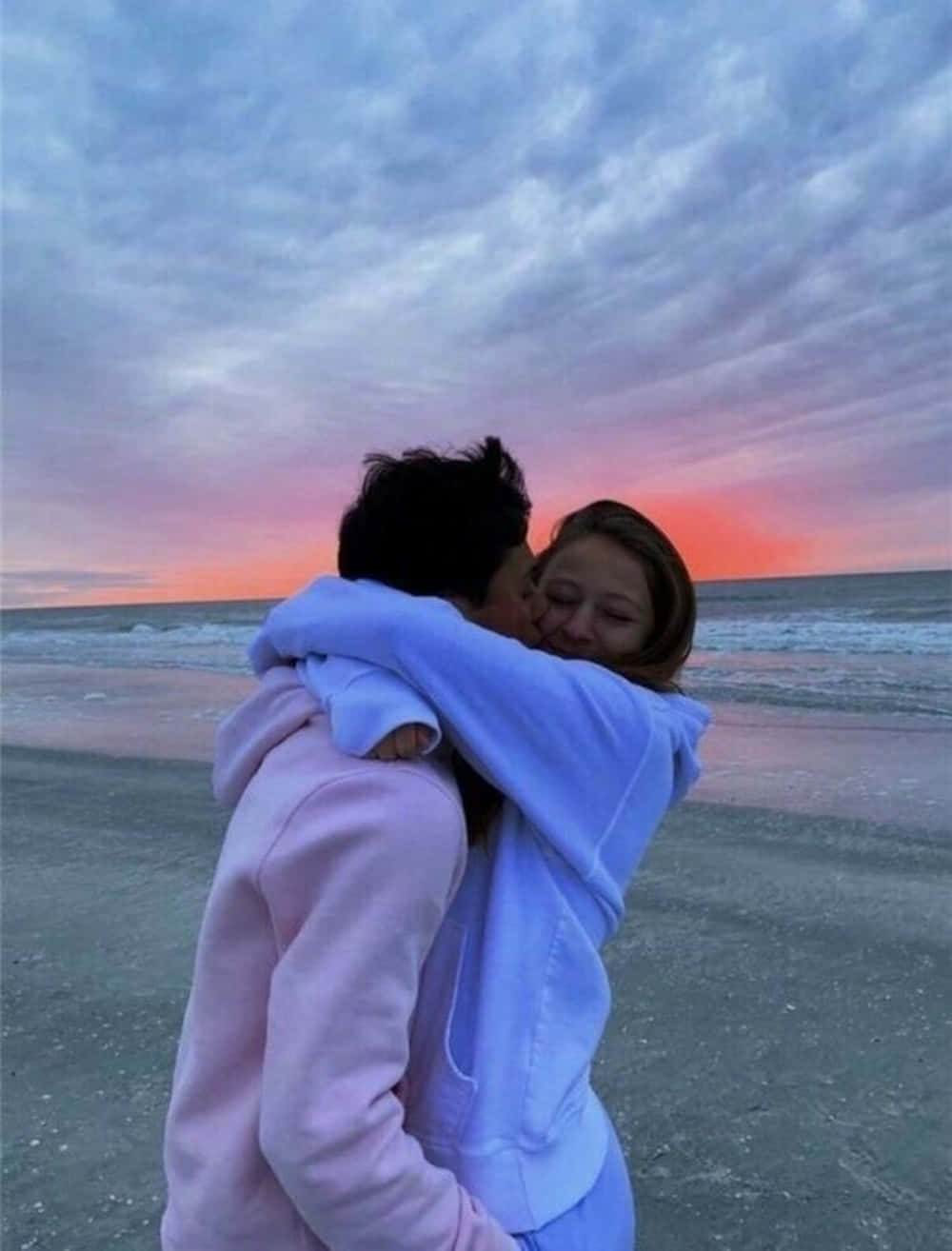 Cute Aesthetic Couple Pastel In Sunset Picture
