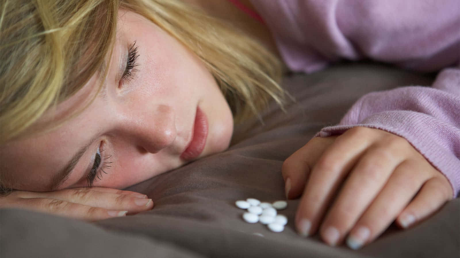 Sød æstetisk teenager seng piller Wallpaper