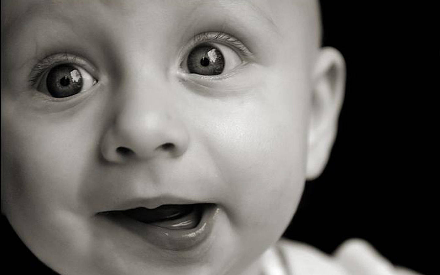 Fundode Tela Fofo Em Preto E Branco Com Um Bebê Feliz Estiloso. Papel de Parede