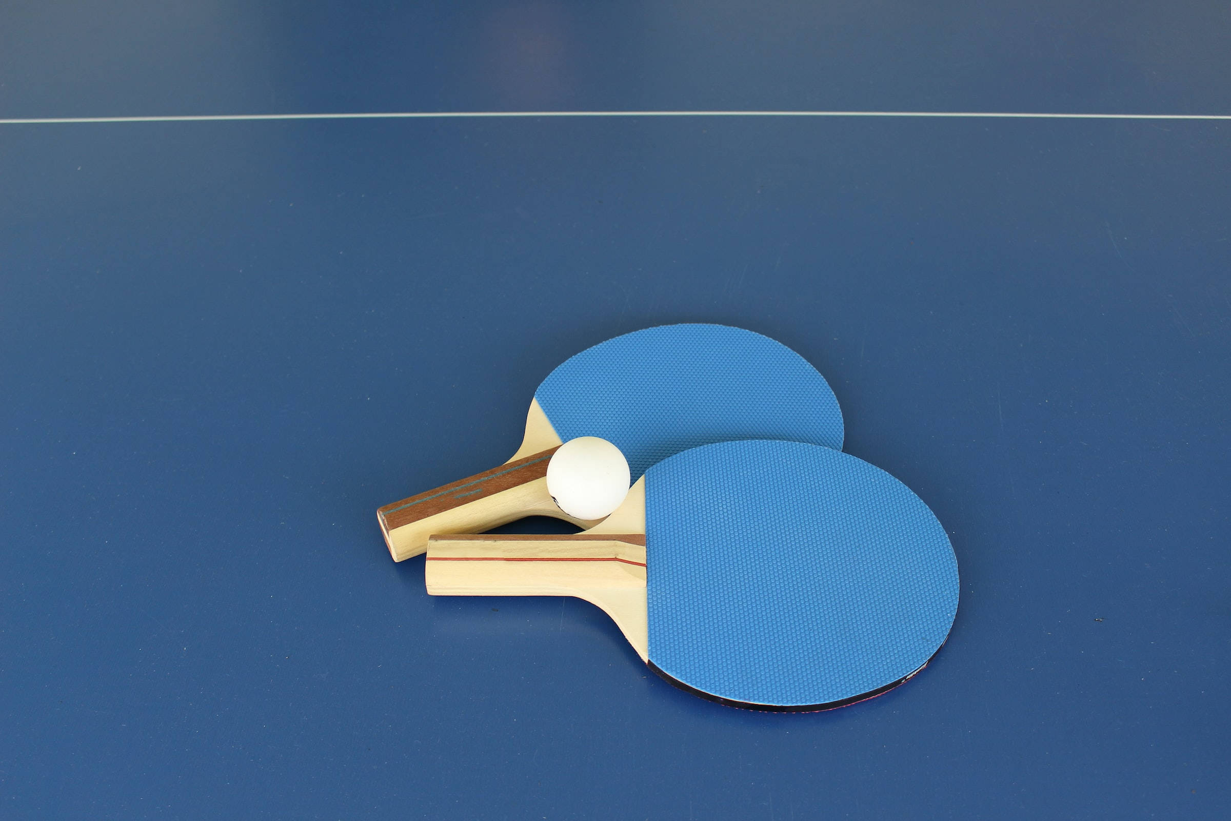 Lindosequipos De Tenis De Mesa De Estética Azul Fondo de pantalla