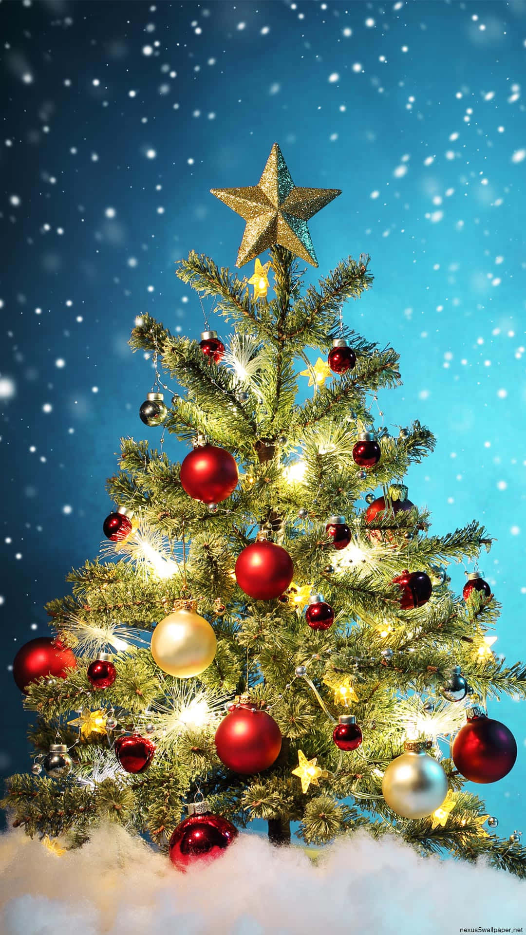 Cute Christmas Tree With Red Balls Wallpaper