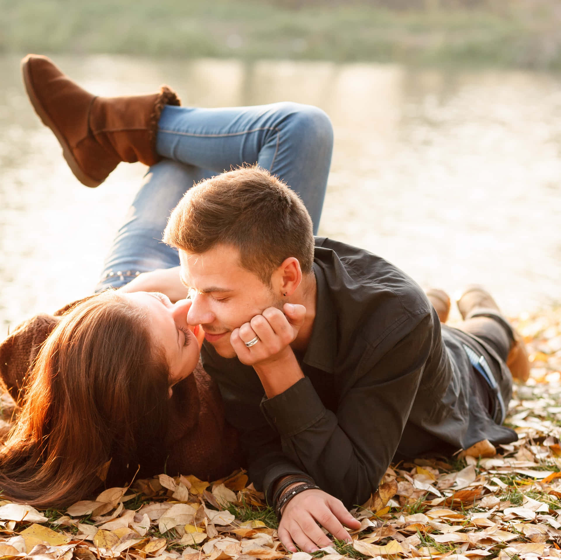 10 Cute Couple Posing Ideas to Try - FilterGrade