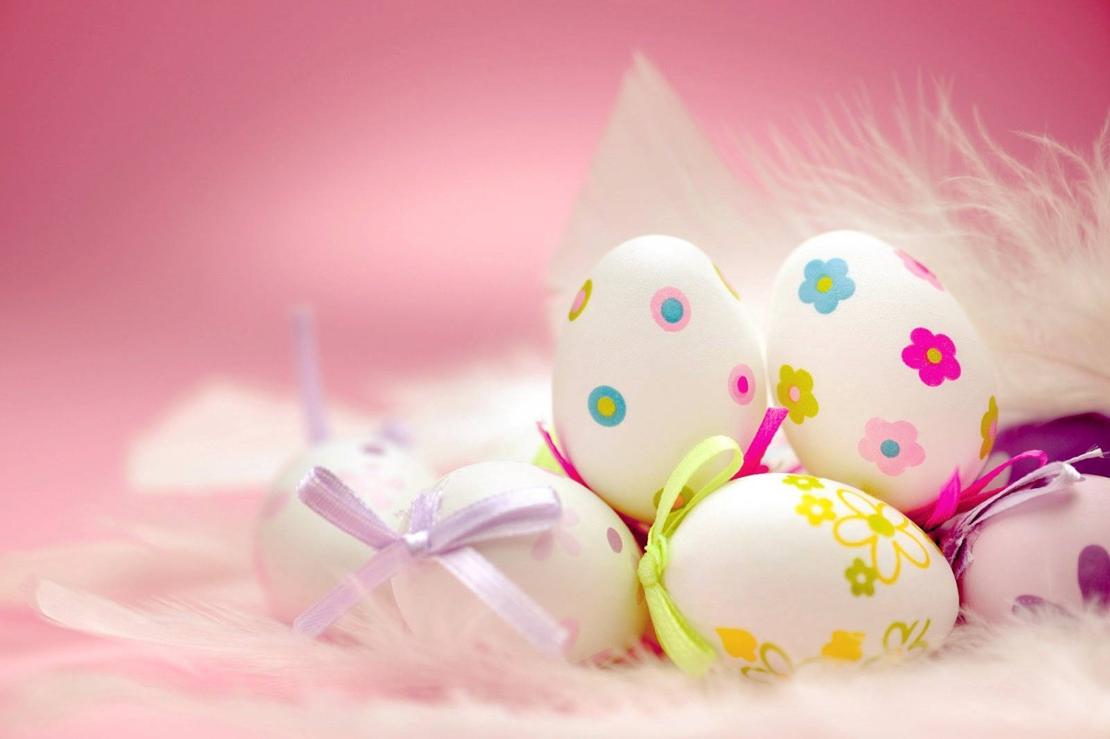 Cute Easter Eggs And Ribbons Wallpaper