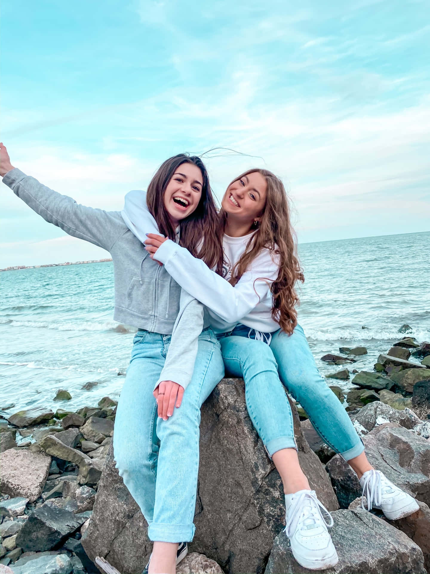 Poses with best friend or sister 🥰 - YouTube
