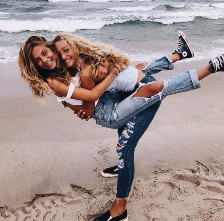 maryashleighhh on insta :) | Beach photography poses, Group photo poses, Beach  poses with friends