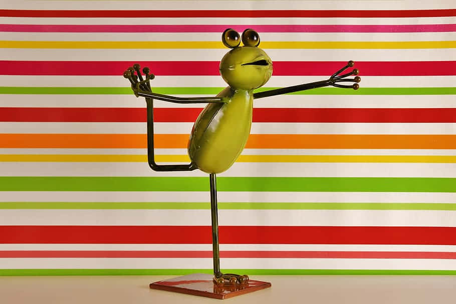 Cute Gymnastics Frog Stand Wallpaper