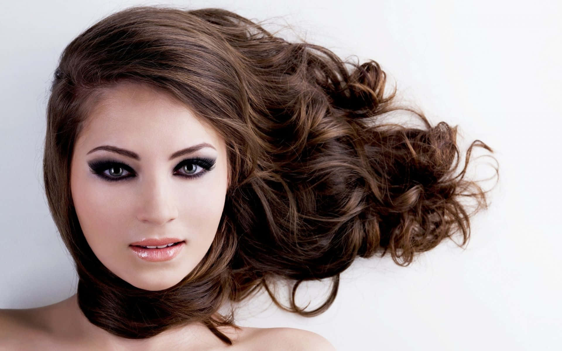 Brunette Woman Cute Hairstyle Picture