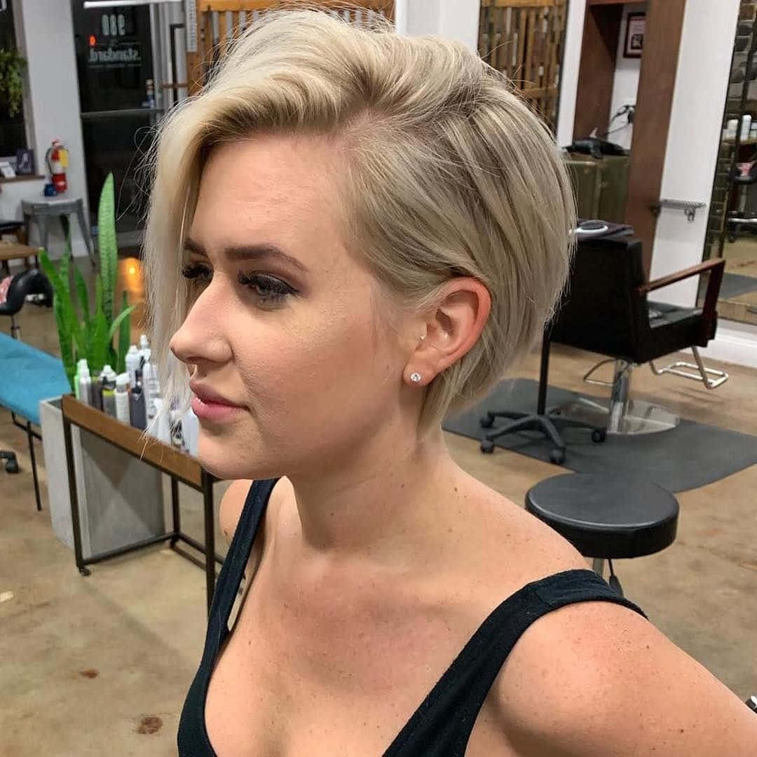 A Woman In A Salon With A Short Blond Bob