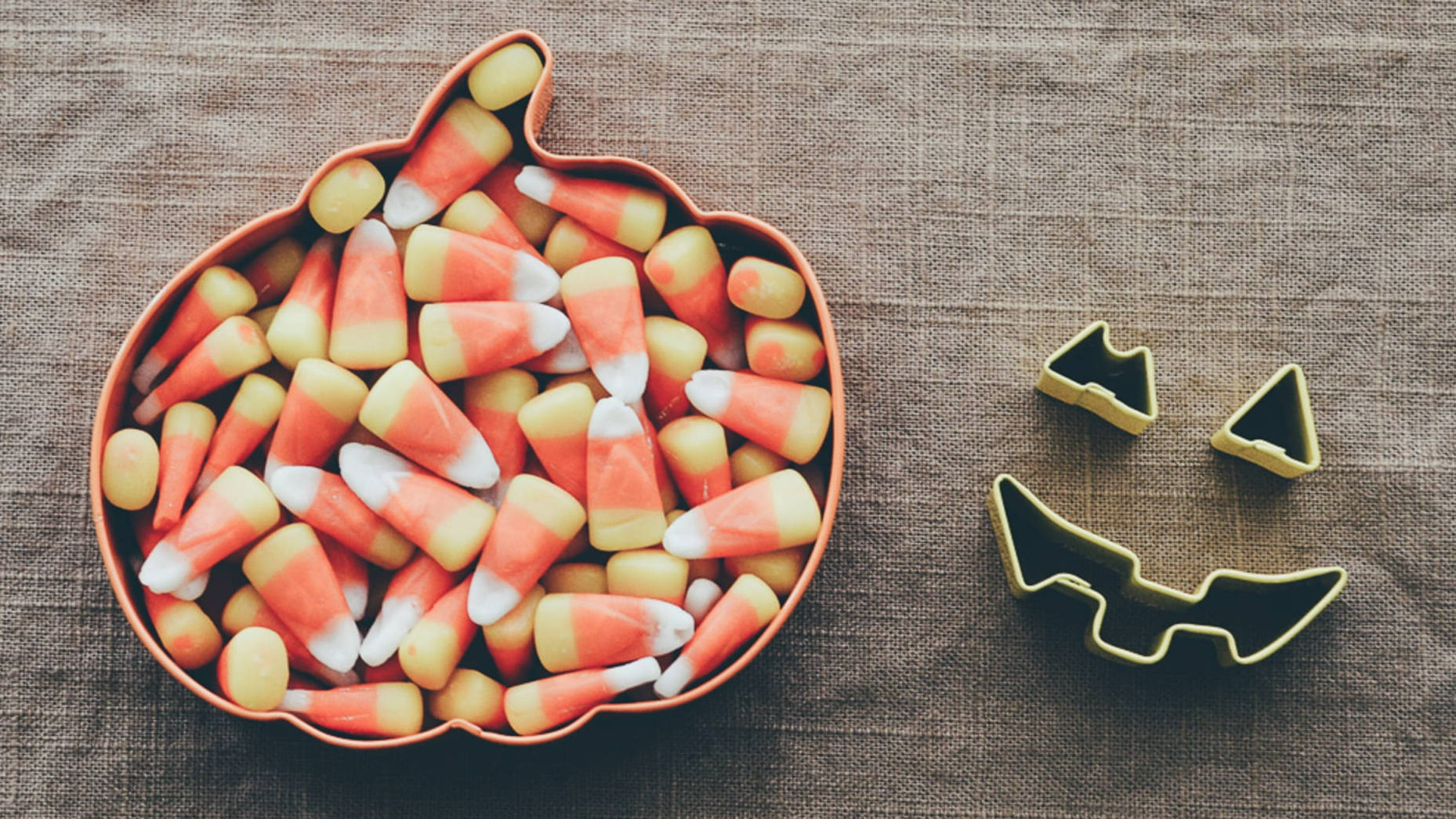Cute Halloween Candy Treats Wallpaper
